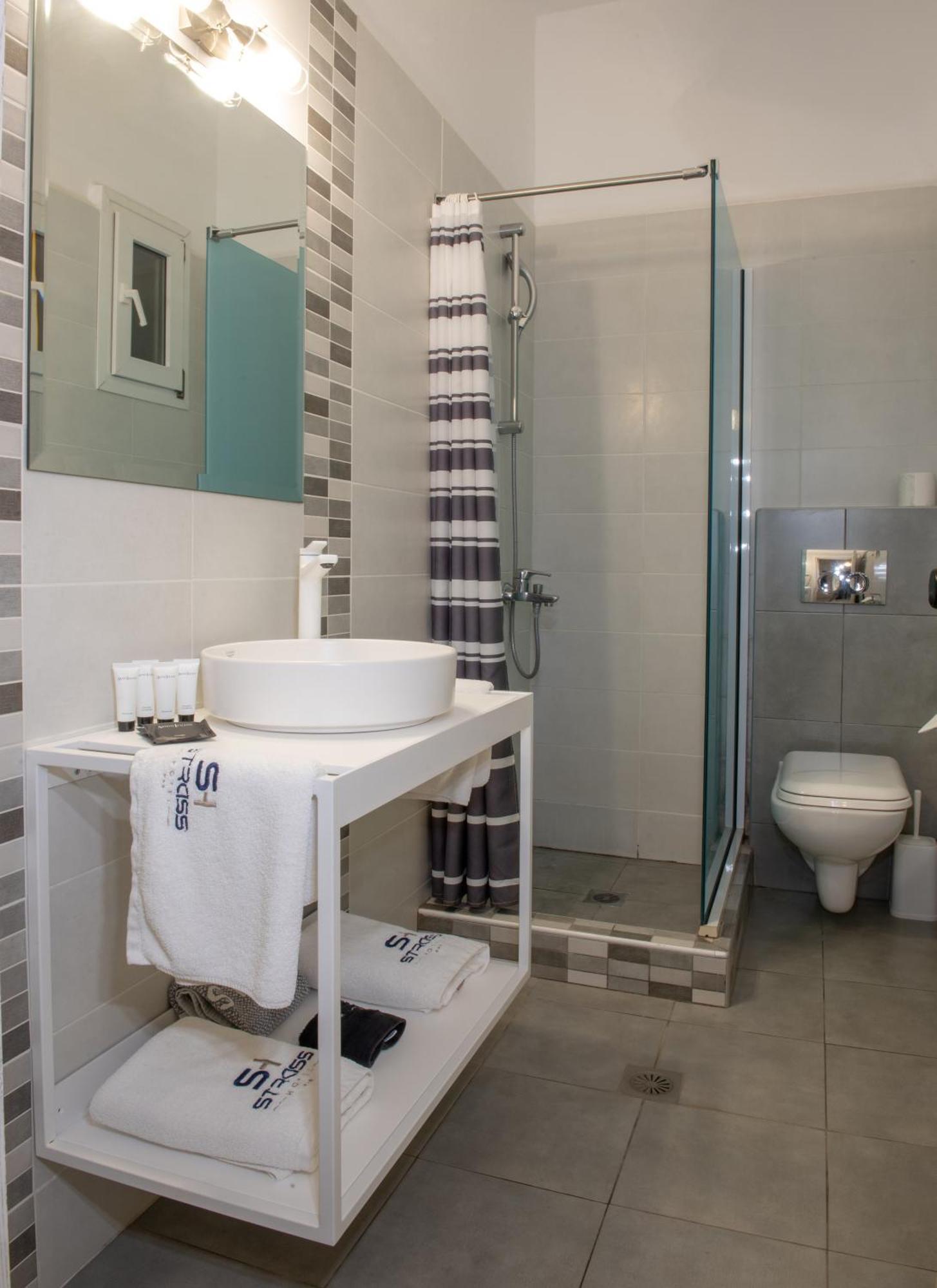 Hotel Strass Paralía Екстериор снимка