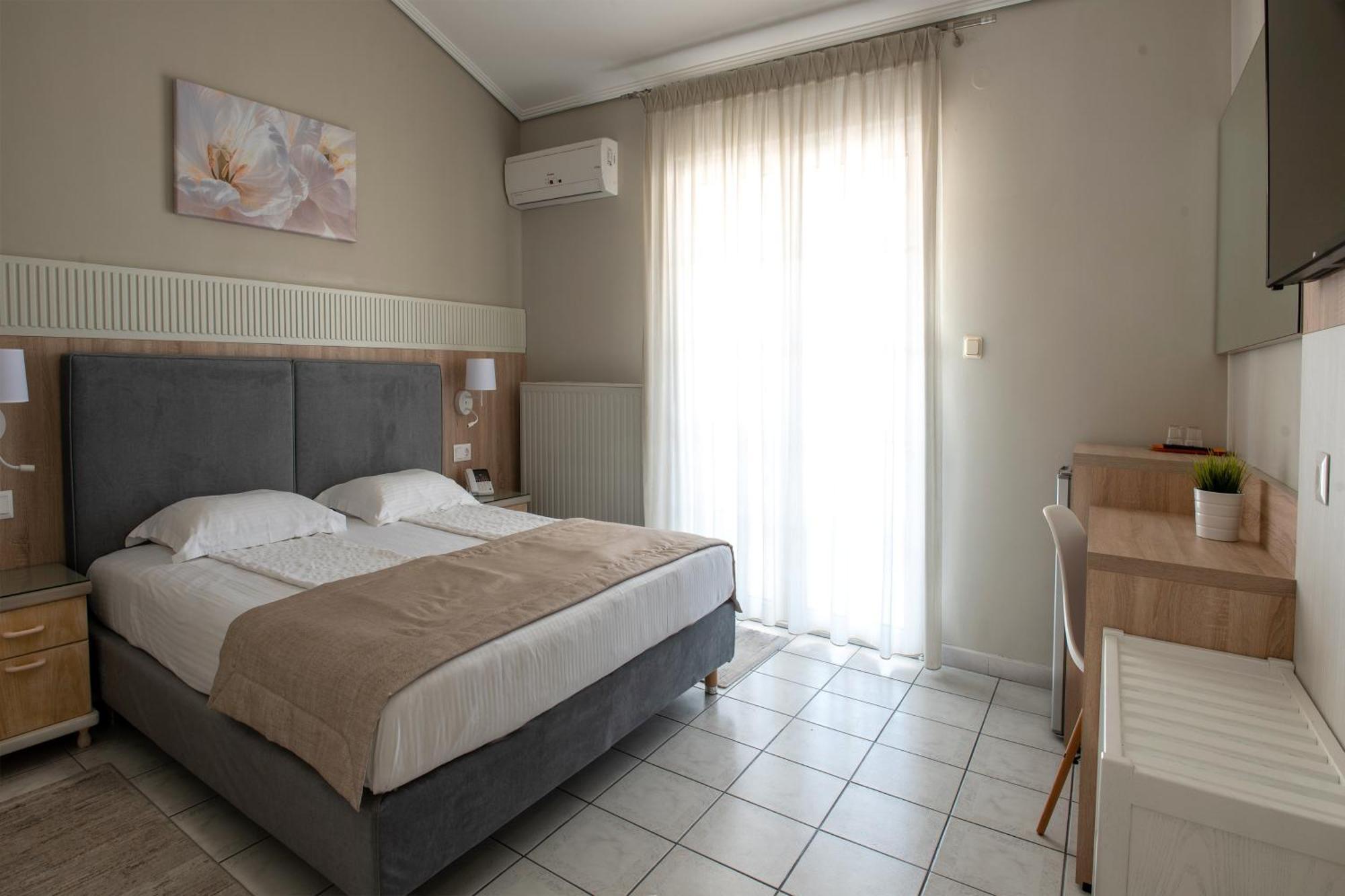 Hotel Strass Paralía Екстериор снимка